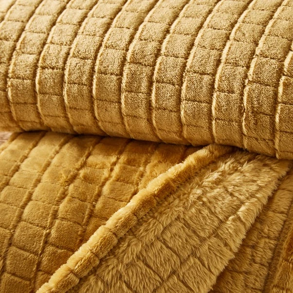 Dunelm Embossed 130cm X 180cm Throw 5 Dunelm Embossed 130cm X 180cm Throw - Image 3
